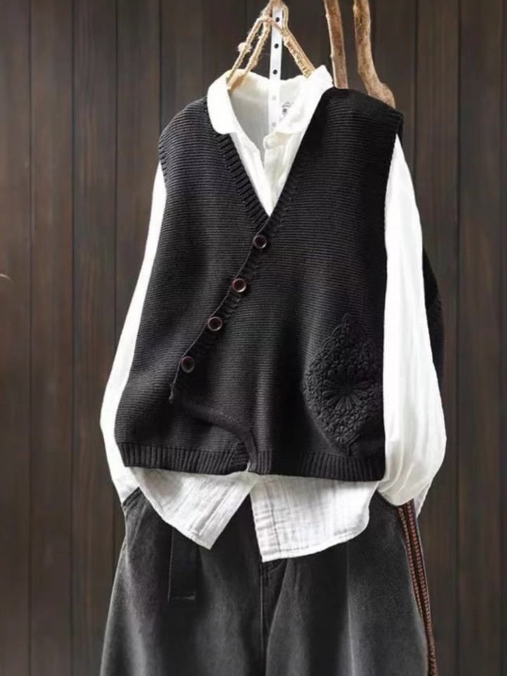 KNIT VEST